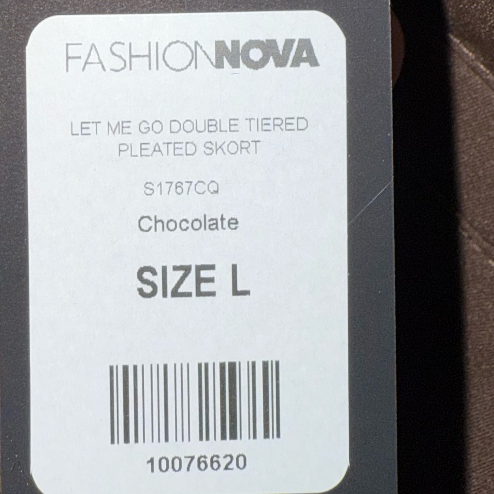 Let me go double tiered pleated skort Large - Picture 5 of 5